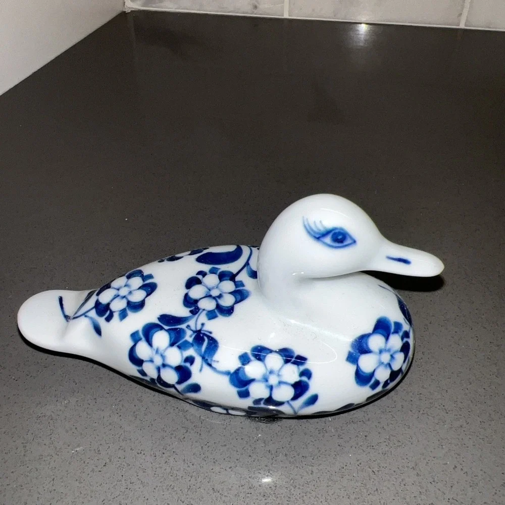 N/A blue white